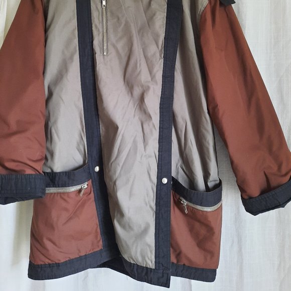 Unique winter jacket with lots of pockets - Picture 3 of 8